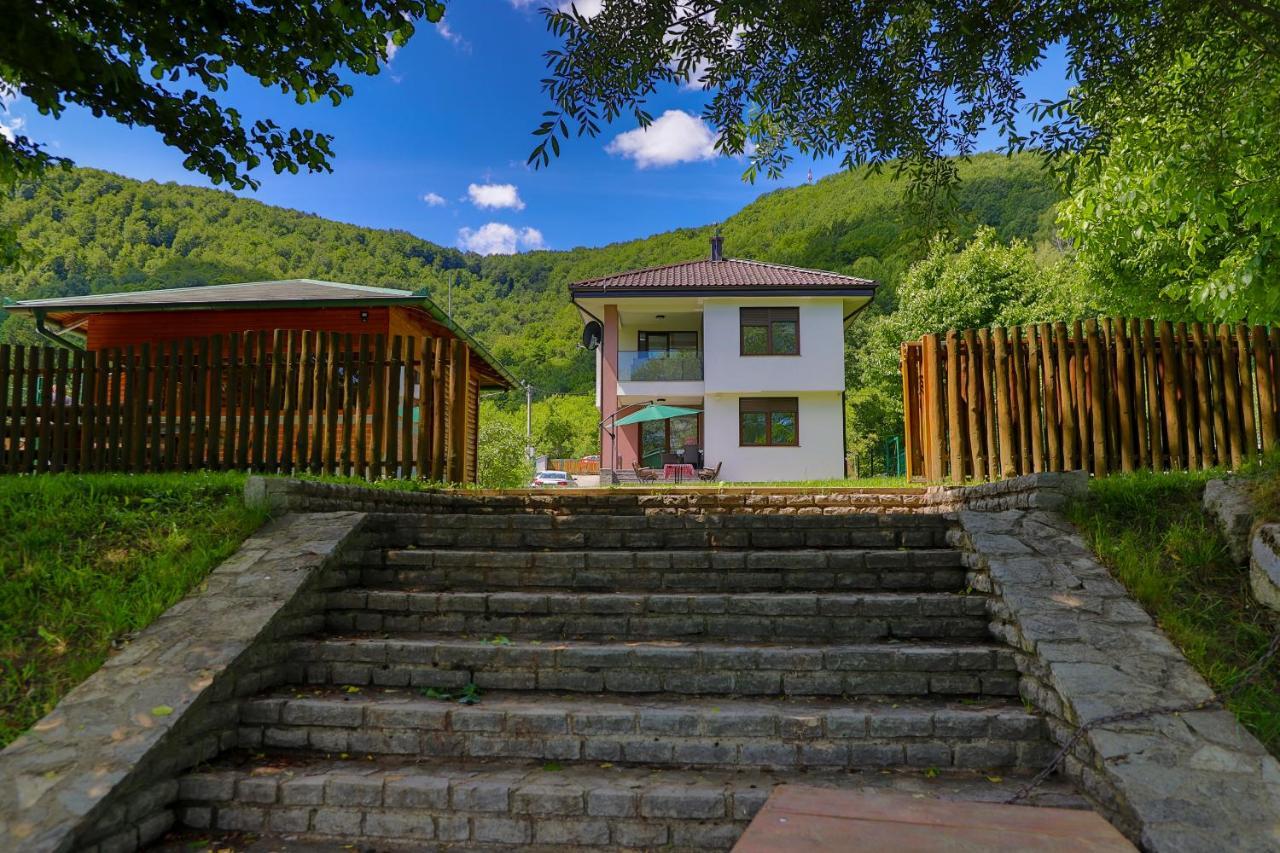 Apartments Edy Bihać Exteriör bild