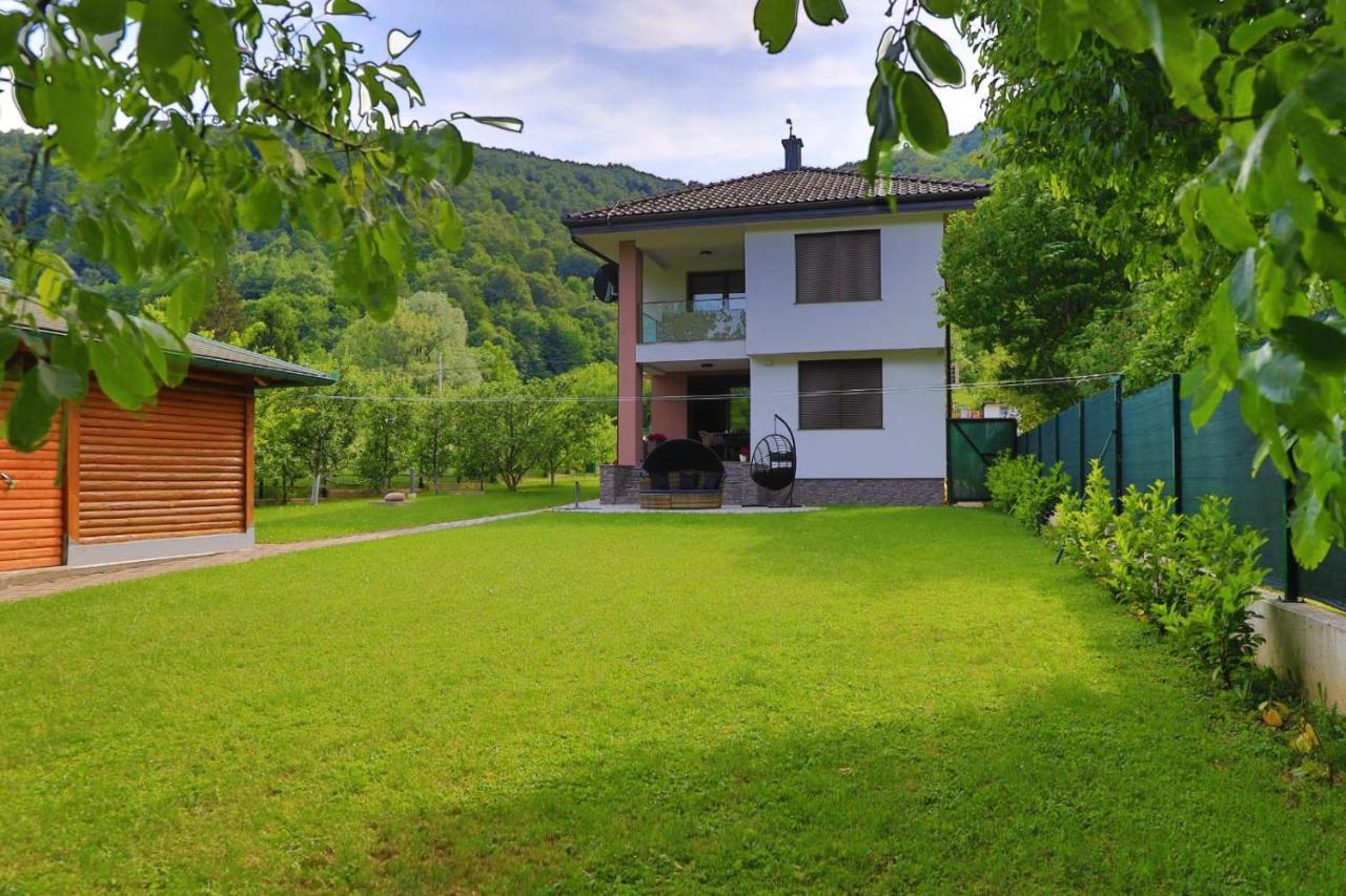 Apartments Edy Bihać Exteriör bild